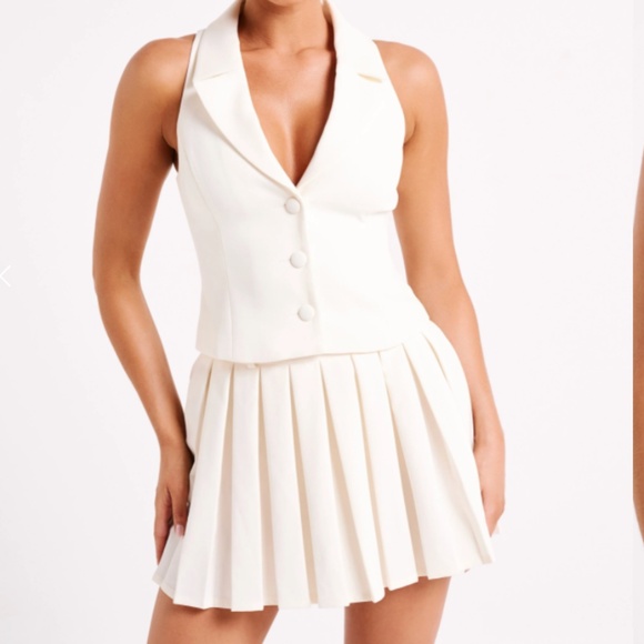 MIUMIU 26S SET VEST AND PLEATED SKIRT 867